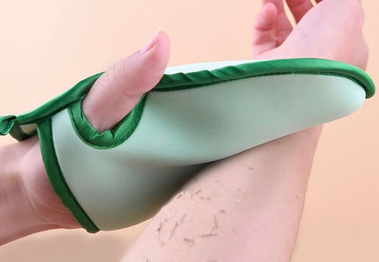 Exfoliating bath mitt