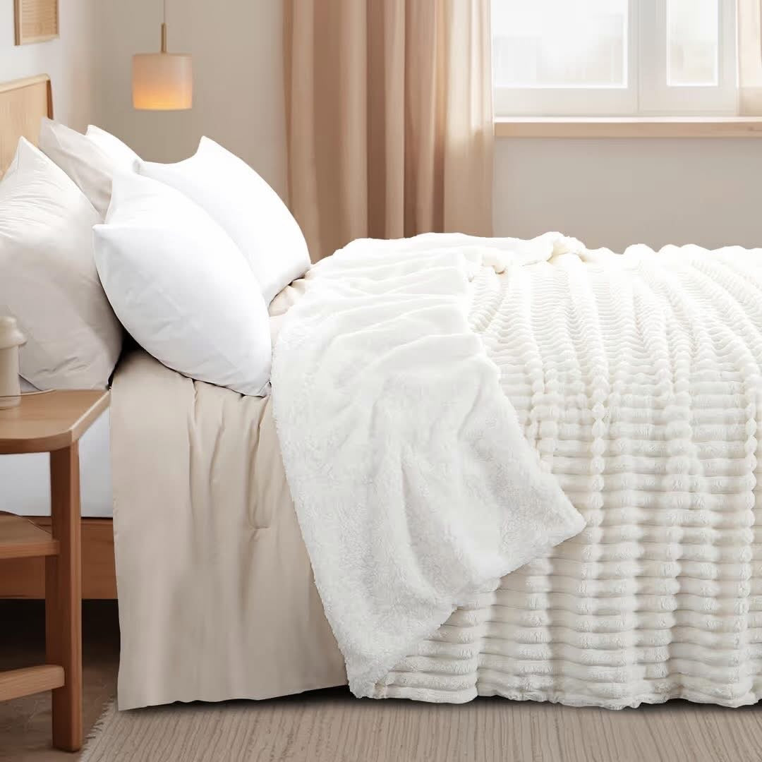 Sherpa lined kingsize blanket - green