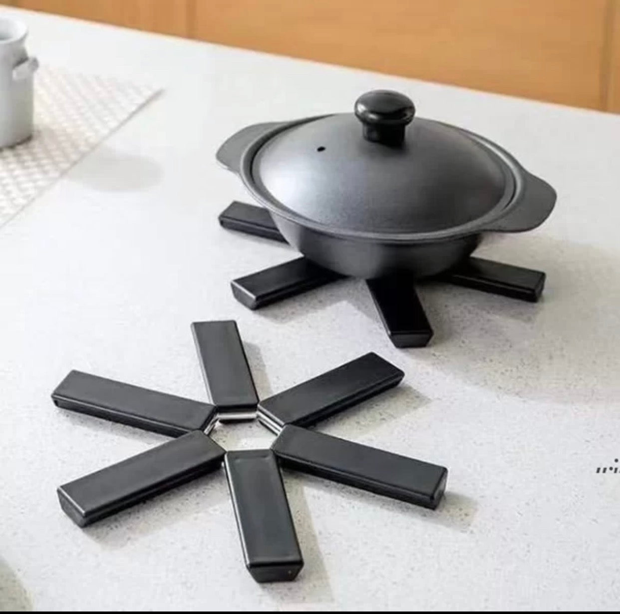 Folding hot plate / pot stand image 3